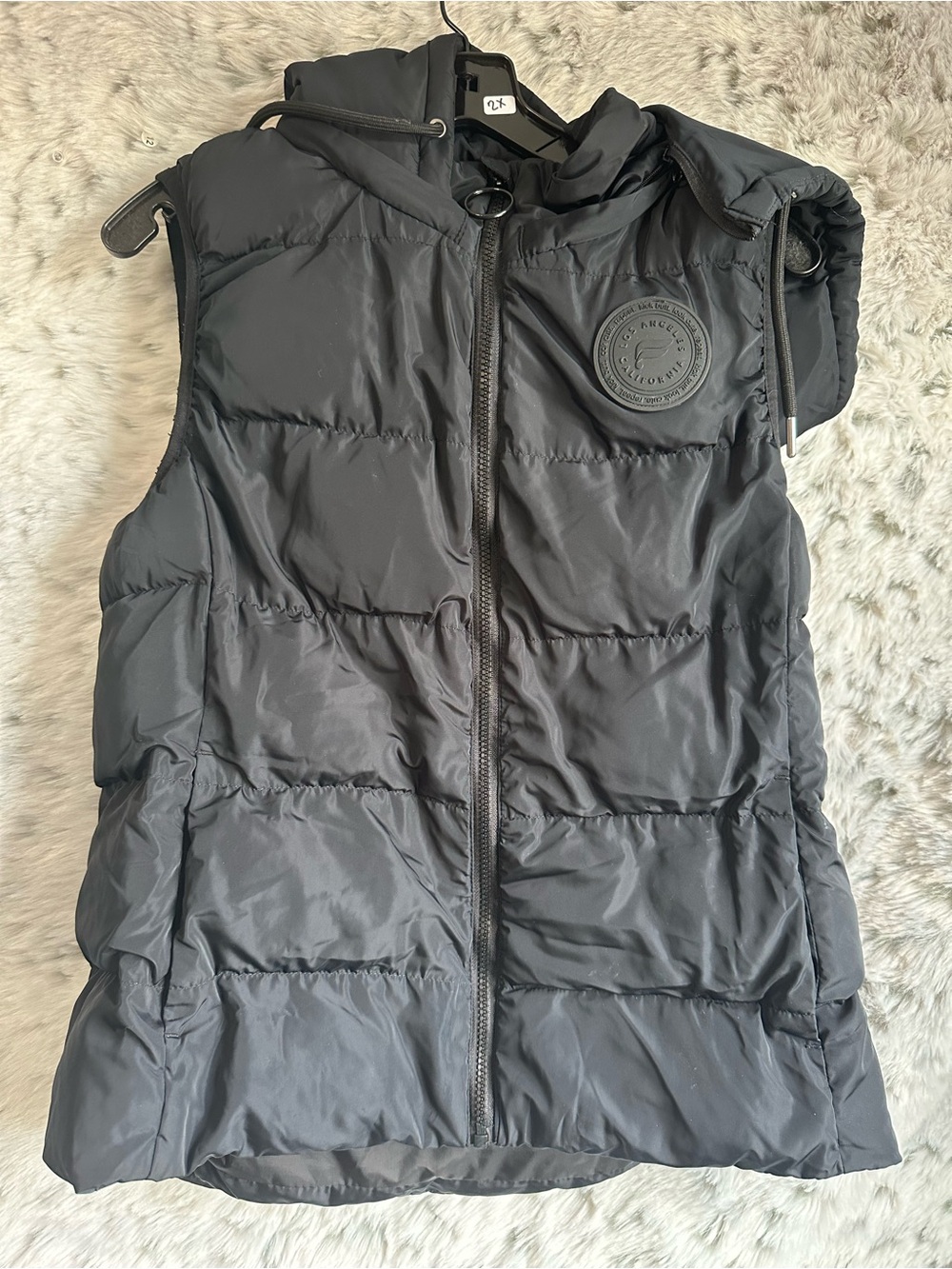 606.  Fabletics med puffer vest